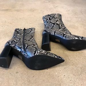 coma 3 block heel bootie